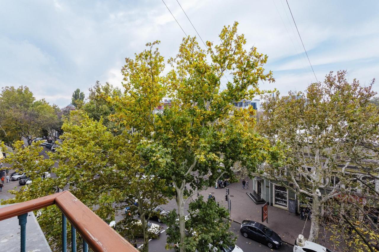 2 Bedroom on Deribasovskaya Str. Odessa Exteriör bild